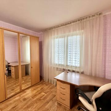 Здолбунівська вул., 13