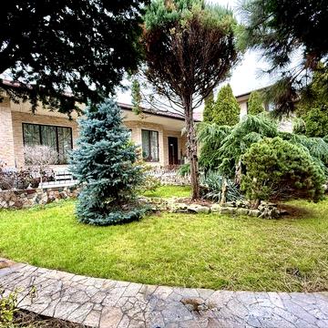 Аренда дома. Свет есть всегда.