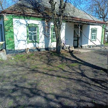 Продаються земельні ділянки з будинком , 8 км. від Яготина (Киів. обл.