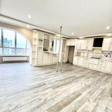 Продаж 2 рівневої квартири в центрі, новобудова