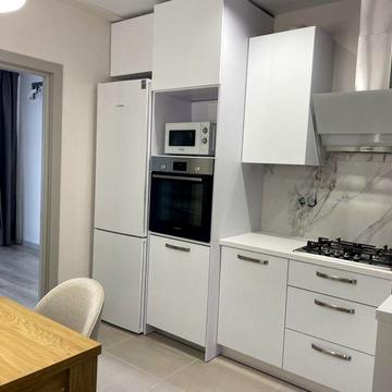 Оренда в центрі 2 кімнатна квартира.вул. Слави Стецько