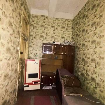 Продам гостинку в самому центрі !