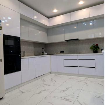 Трикімнатна квартира на першому поверсі з гарним ремонтом біля Дайбергу, автономна електроенергія.