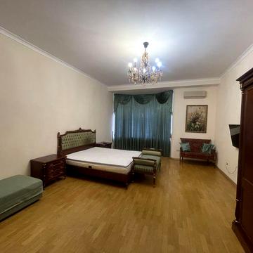 Крещатик 3к 121м Хрещатик 15 ГАЗ 2балкона Пасаж м Майдан Шевченківськ