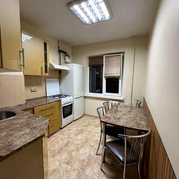 Двокімнатна Довгострокова оренда Олени Теліги 49 від власника