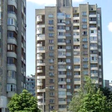 Дарницький бульвар, 1 хв до метро Дарниця,простора 1-кімнатна квартира