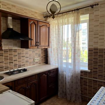 Леоніда Каденюка просп. (Юрія Гагаріна), 20