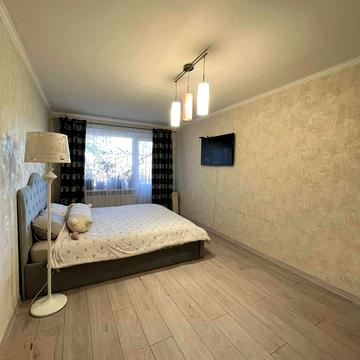 Вячеслава Чорновола вул. (Юрія Савченка), 97-Б