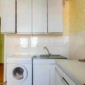 Михайла Гришка вул., 8-А