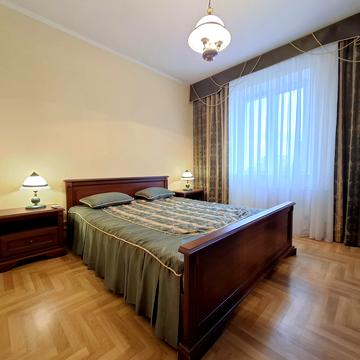 Академіка Єфремова вул. (Командарма Уборевича), 29/22