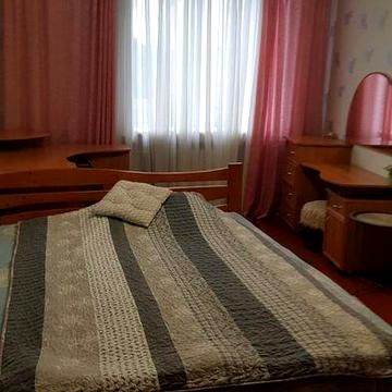 Сдам 2к квартиру в центрі, вул. Київська, можливо на короткий термін.