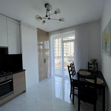 Реальна оренда 1 кім. Квартири в новобудові . Вул. Залізнична