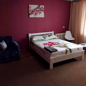 Здам в оренду 1 км. по Відродження.