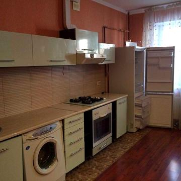 Сдам на год и более 2 комнатную квартиру в Монолите