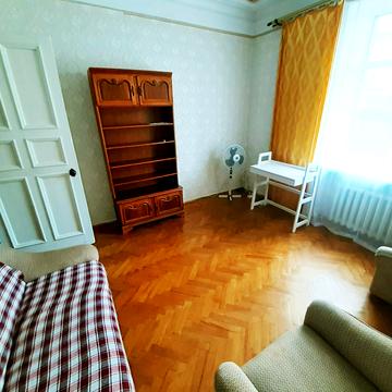 Еспланадна вул., 32