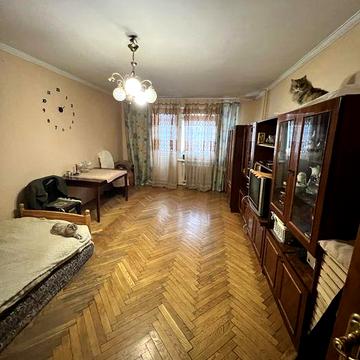 Продається 2-х кімнатна чешка по вулиці Руській (район Гравітону)