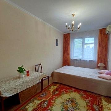 Івана Миколайчука вул. (Серафимовича), 17/1