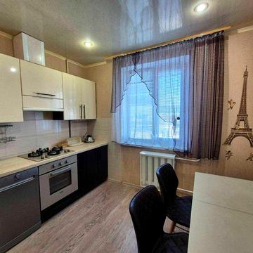 Продаю квартиру на вул. Незалежності України