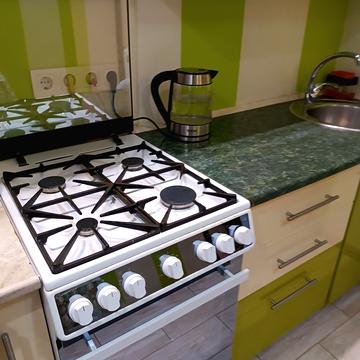 Петра Калнишевського вул. (Михайла Майорова), 1