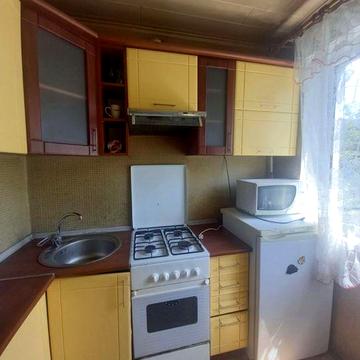 Продам 1 комн кв переделана в 2 комн метро Героев Труда