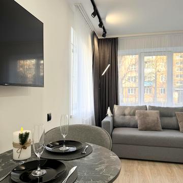 Ігоря Юхновського вул., 8