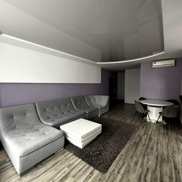 Анни Ахматової вул., 22