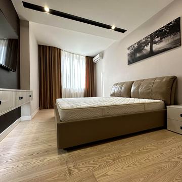 Зарічна вул., 2