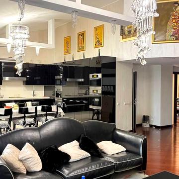 Панаса Мирного вул., 14