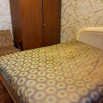 Здається 2-а квартира.м.Лісова.