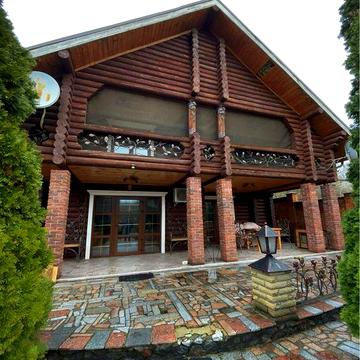 Продаж розкішного та унікального домоволодіння в м. Корсунь !