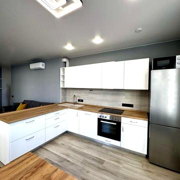 Оренда великої двокімнатної квартири 105м2 в ЖК " Русанівська Гавань "