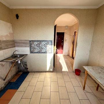 Продам сонячну однокімнатну квартиру в булинку 90х років