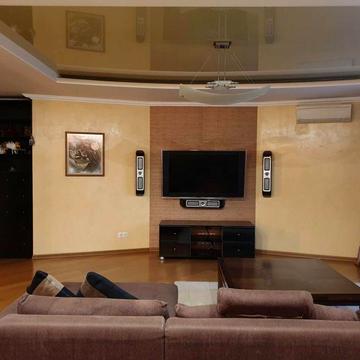 Оренда 4-кімнатної видової квартири, 145 м²  вул. Раїси Окіпної, 10А