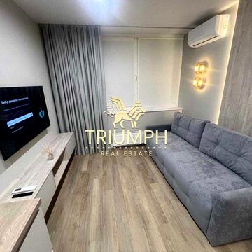 Світло 24\7 | ЖК Варшавський 3 | Перша здача | Гардеробна | Виноградар