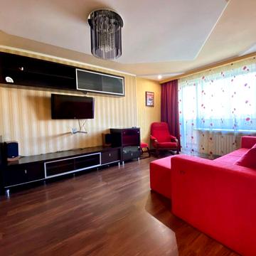 Олександра Поля просп. (Кірова), 10/12