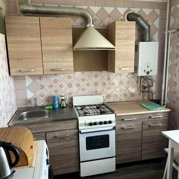 Сдам 1 ком кварт мебель техника интернет газ колонка холодильник очень