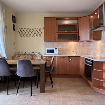 Михайла Гришка вул., 8