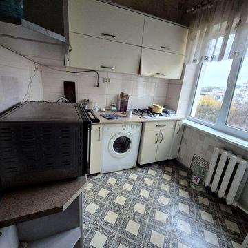 Продається простора 3 кім Київка