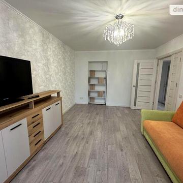 Довгострокова оренда 3к Квартира Космонавтів проспект