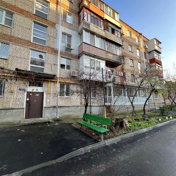 В продажу 2 к к - студія з ремонтом на Вул. Громадянській