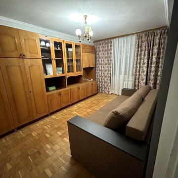 Братиславська 36