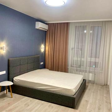 Зарічна вул., 2