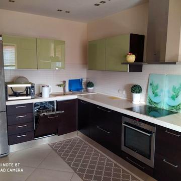 Юрія Шумського вул., 1