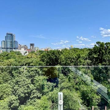 Пентхаус в тихому центрі з терасою на покрівлі по вул. Л. Толстого, 25