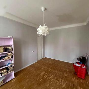 Дорогожичі біля метро власник