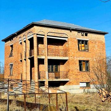 Недобудова 70% готовності, 576 м², 23 сотки, Дрогобич 1хв