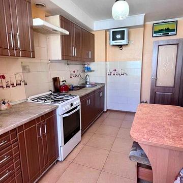 Сдам 3 комнатную квартиру на Сахарова.