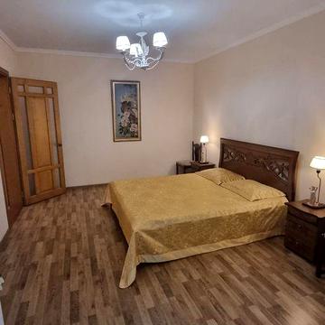 Сдам 2 комнатную большую ,просторную квартиру на  Марсельской Днепро