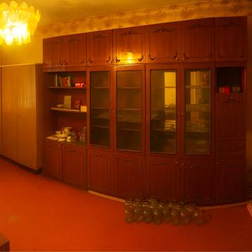 Продам 2-х кімнатну. Центр