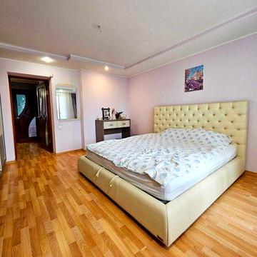 Продаж 3к квартири в цегляному будинку, Тихий Центр Держ. програми